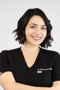 Dr. Nicole Elia headshot